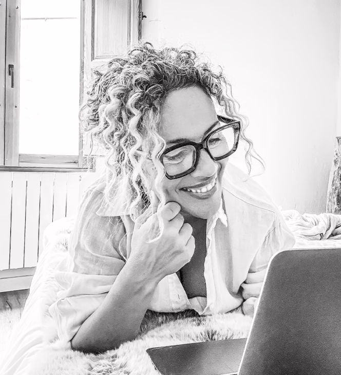 woman-smiling-at-laptop